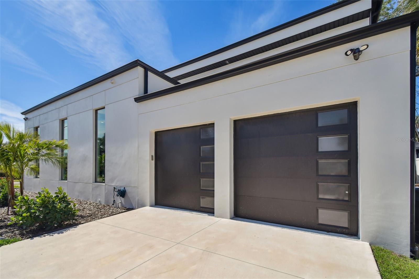 Side entry garage with driveway (corner lot)