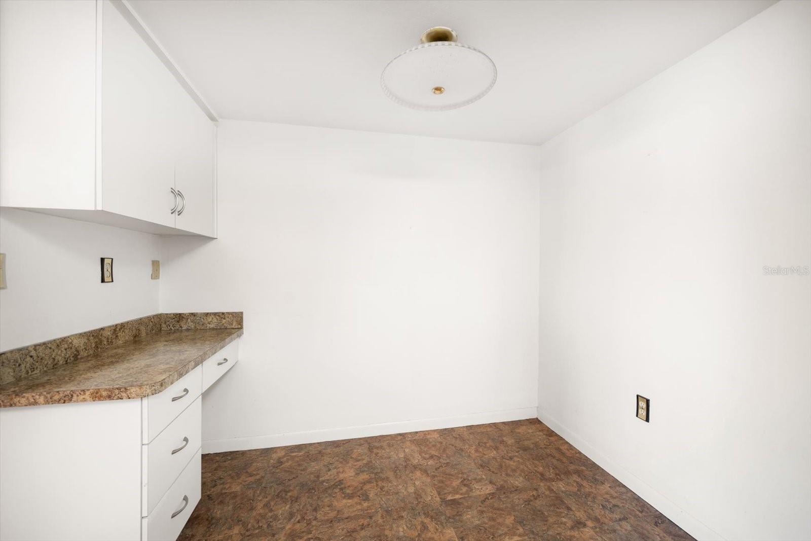 Kitchen-Breakfast Area