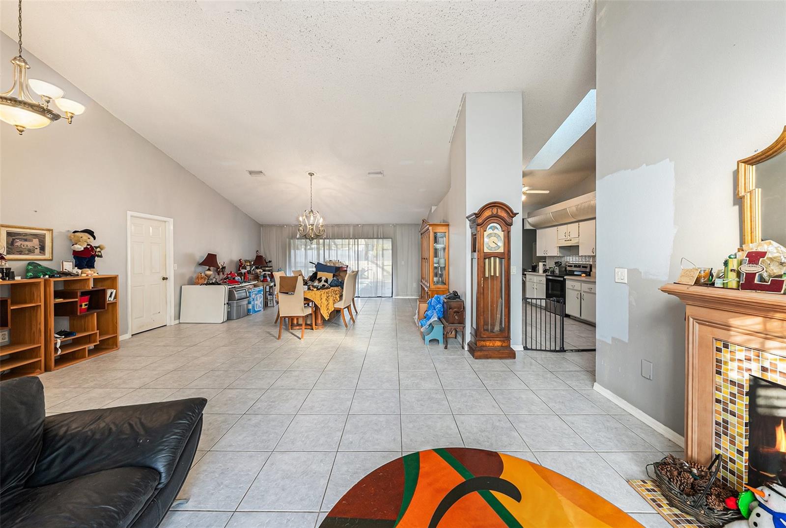 Living Room/ Dining Room