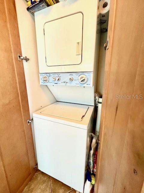 The washer/dryer unit fits discreetly into the kitchen