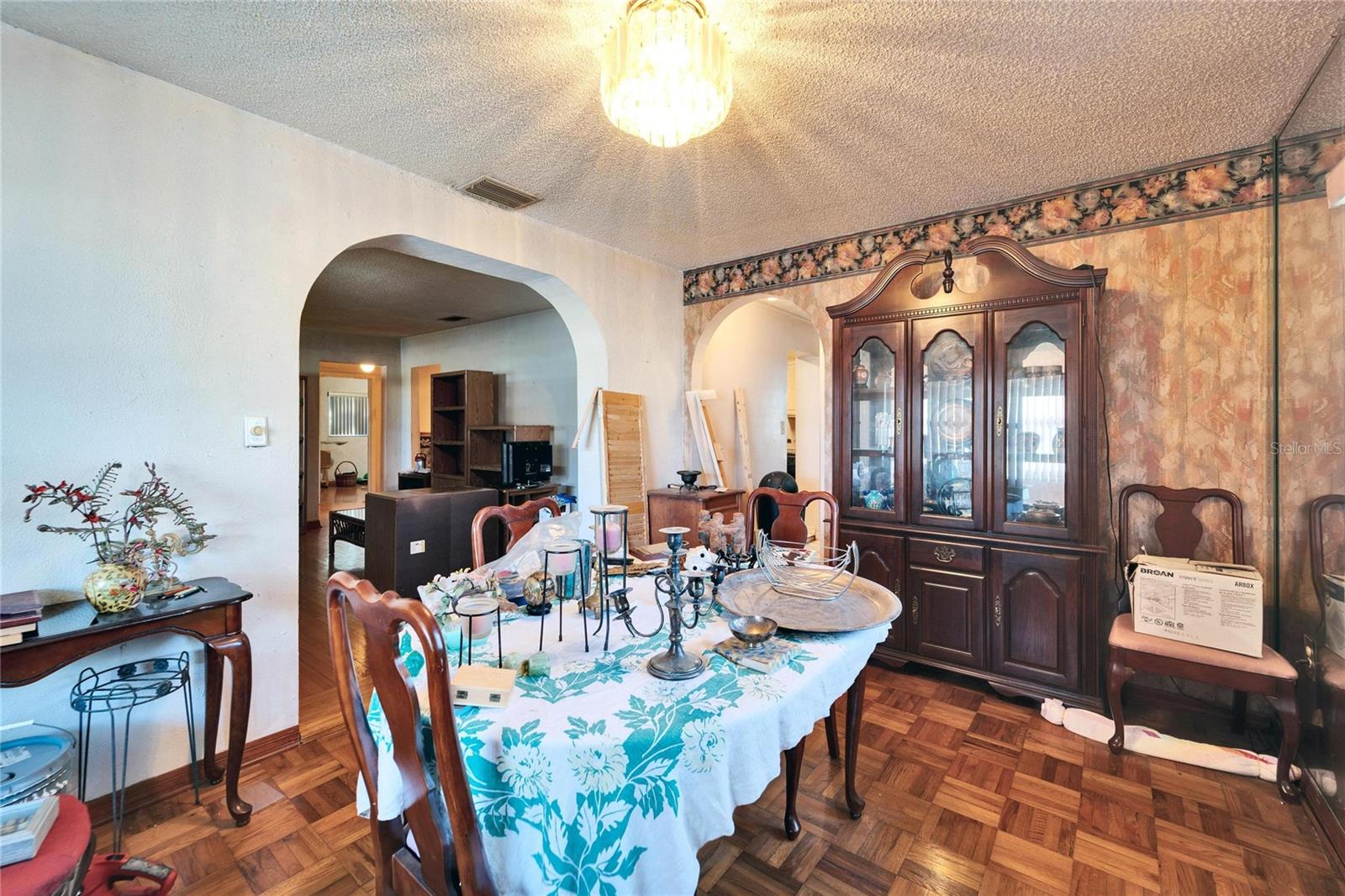 Dining Room @ 10226 N Oakleaf Ave