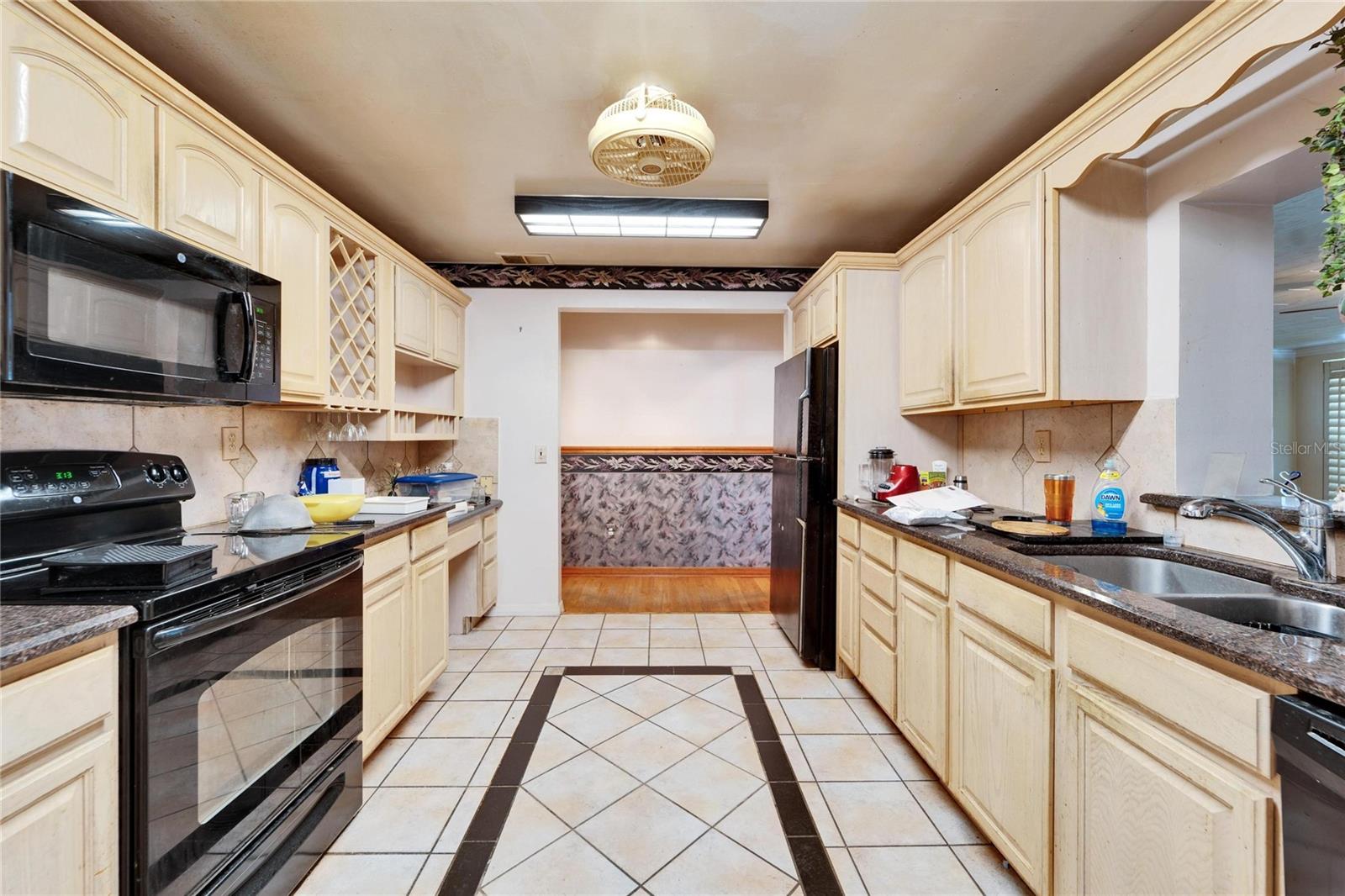 Kitchen @ 10226 N Oakleaf Ave