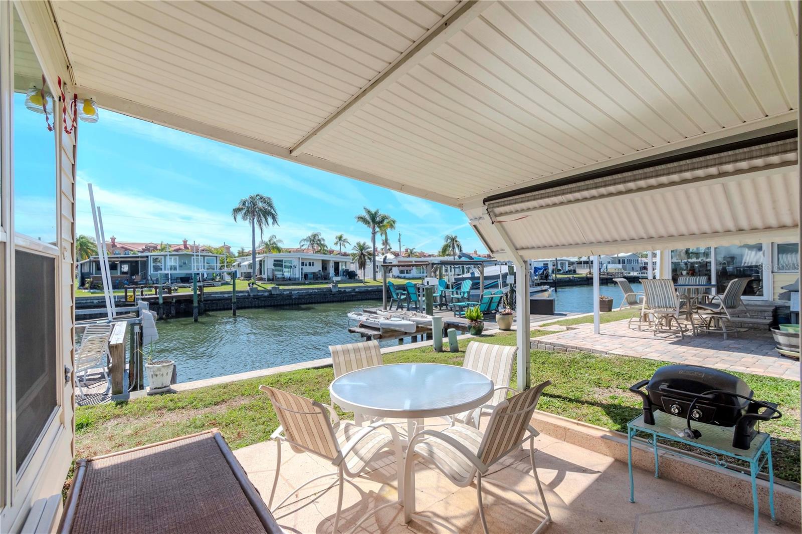 Carport Patio w/kickout