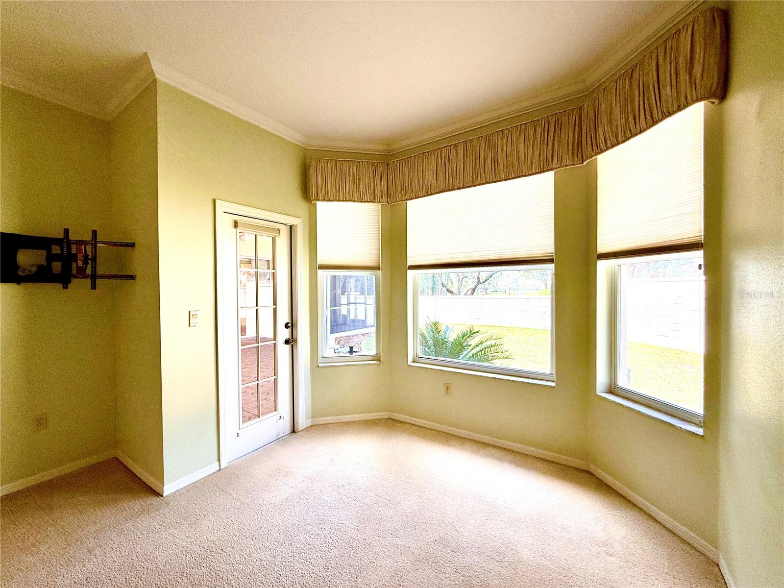 Seating area primary bedroom