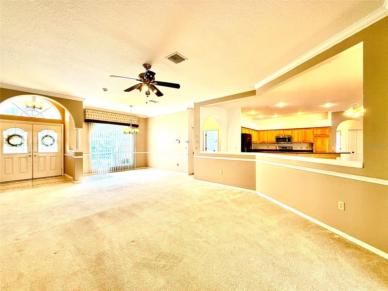 Living room dining room