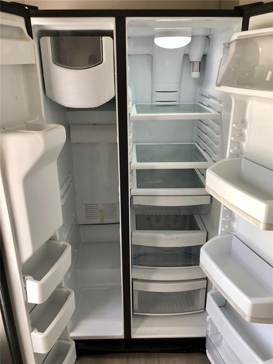 TB8353297