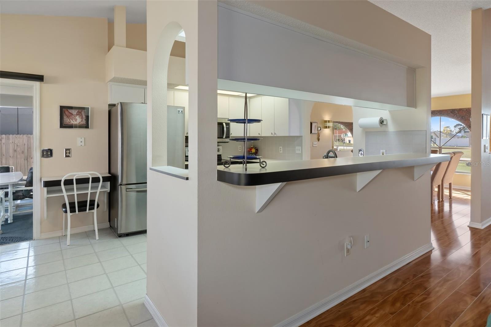 Kitchen with Breakfast Bar