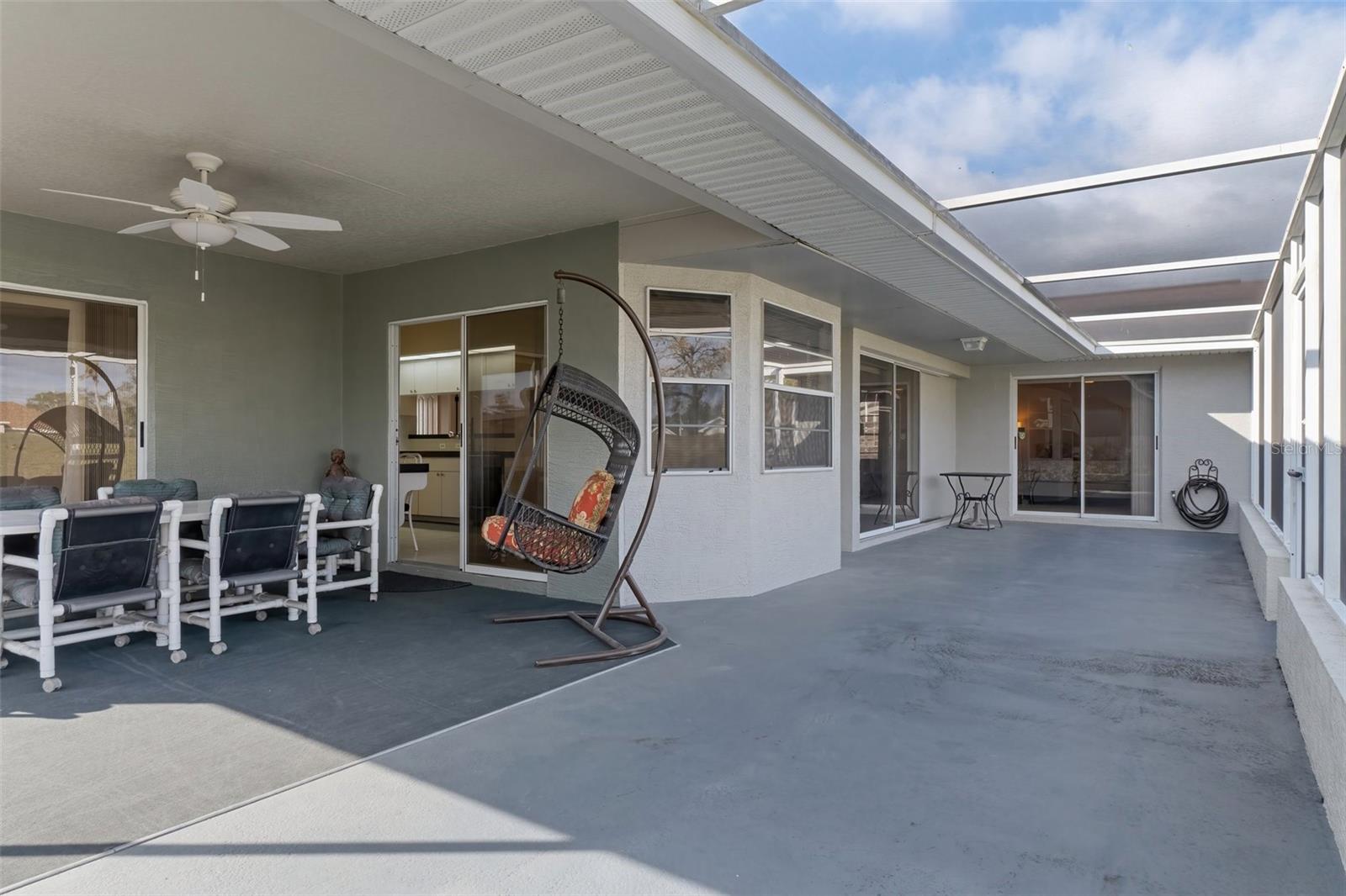 Spacious Screened Lanai