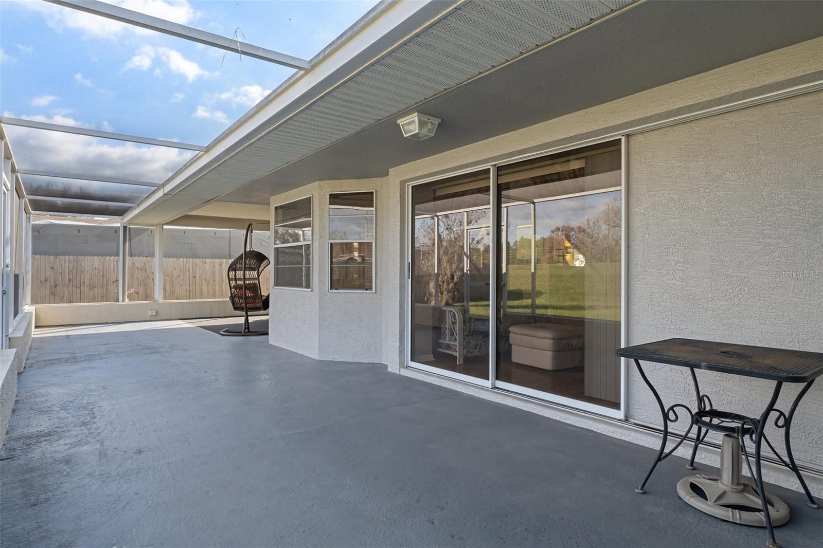 Spacious Screened Lanai