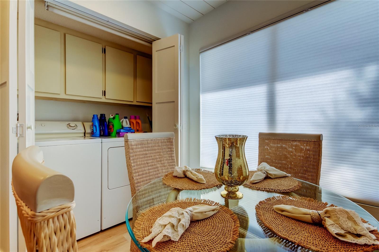 Full size washer/dryer in closet off kitchen