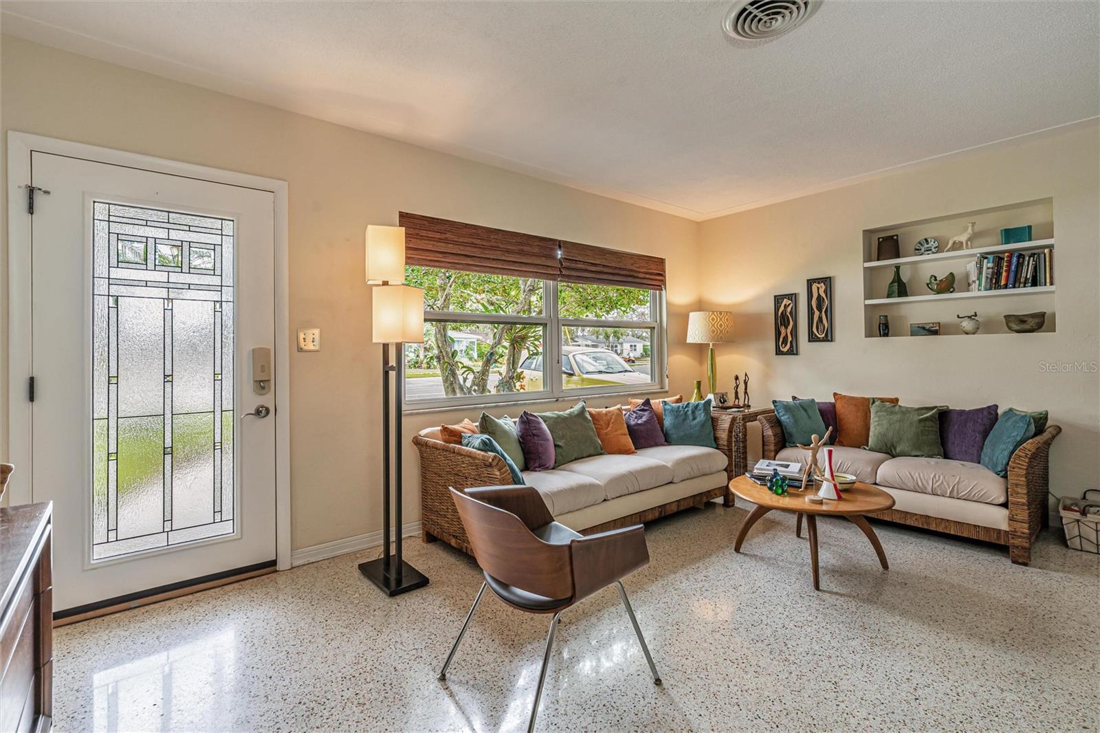 Beautiful front door brings in lots of natural light