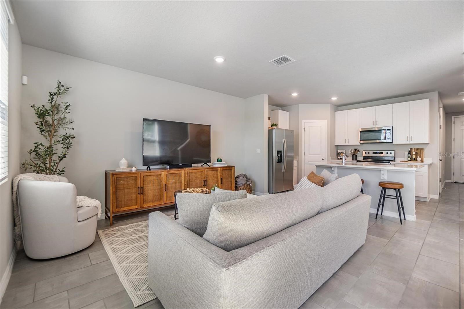 living room/kitchen combo