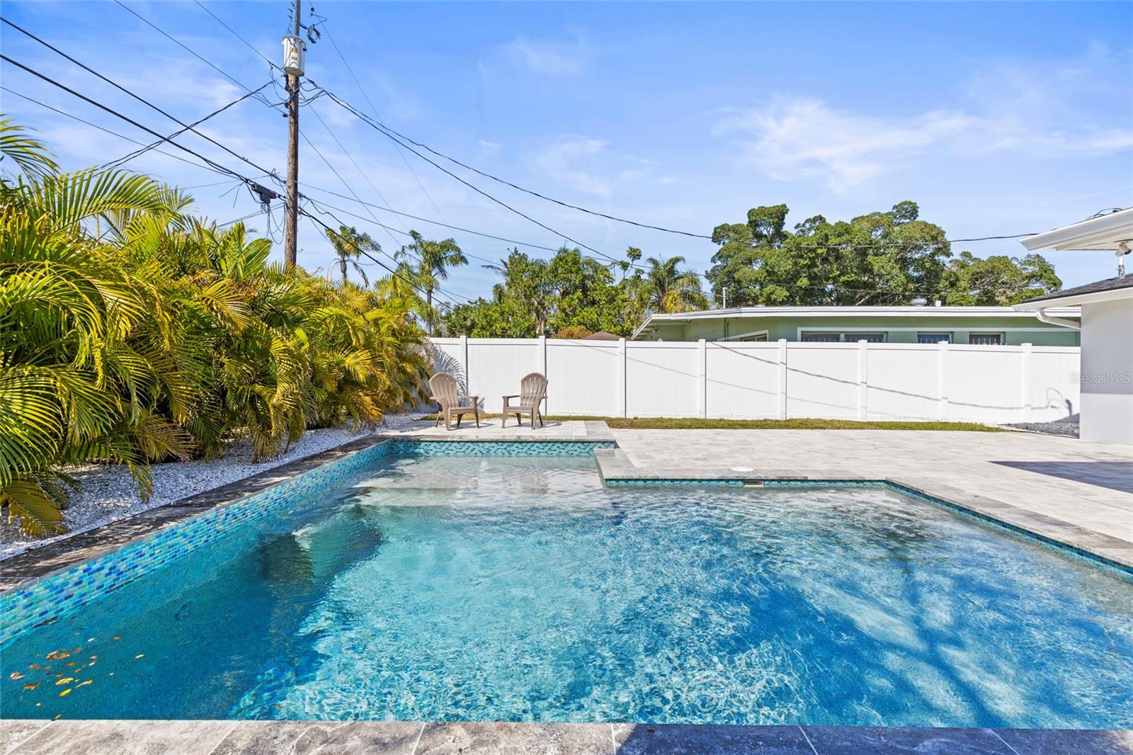 Saltwater Pool w/ sun shelf