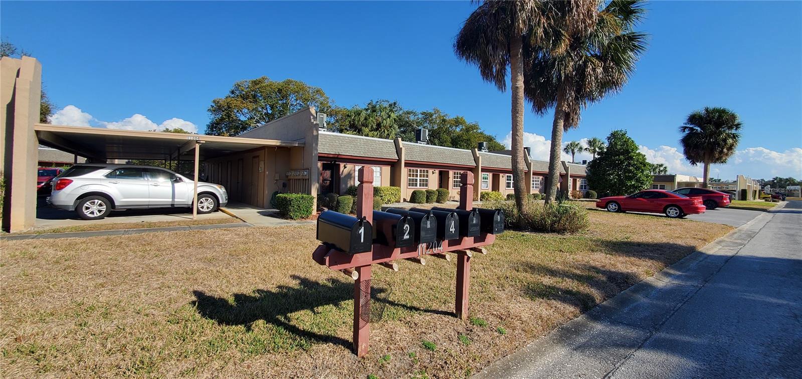 Building and Mailboxes