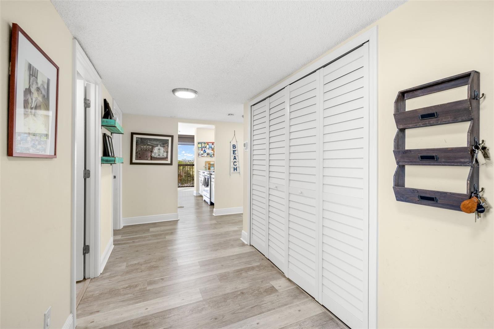 Entrance hallway looking towards kitchen