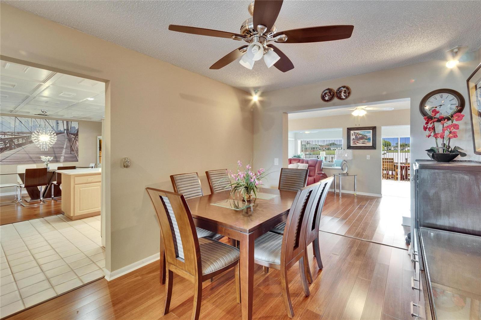 Formal dinning room