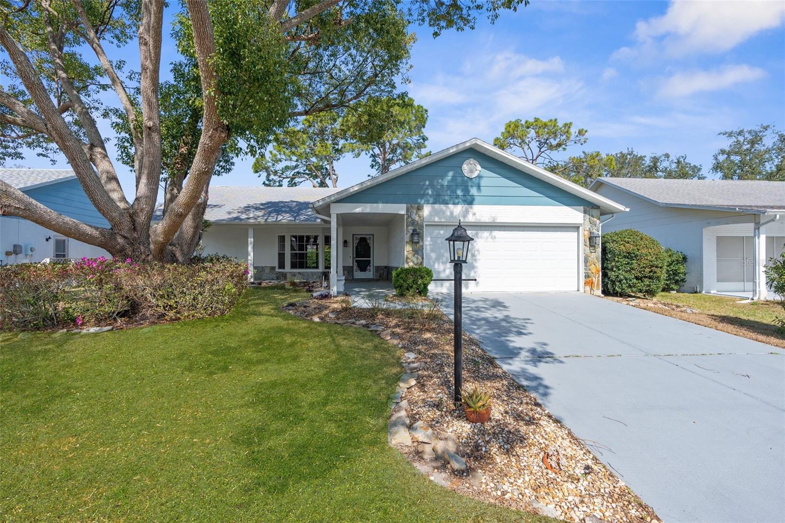 Country Charm with mature canopy tree!