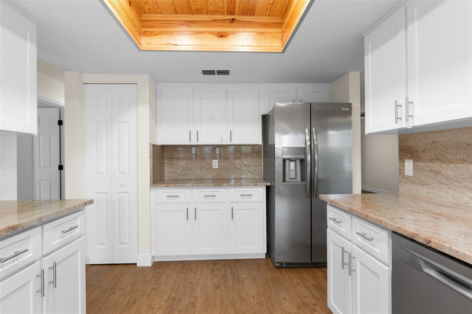 New Stainless Steel Appliances! Lots of countertop and cabinet space!