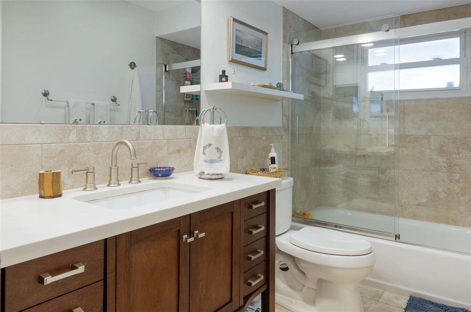 Guest Bathroom with Tub