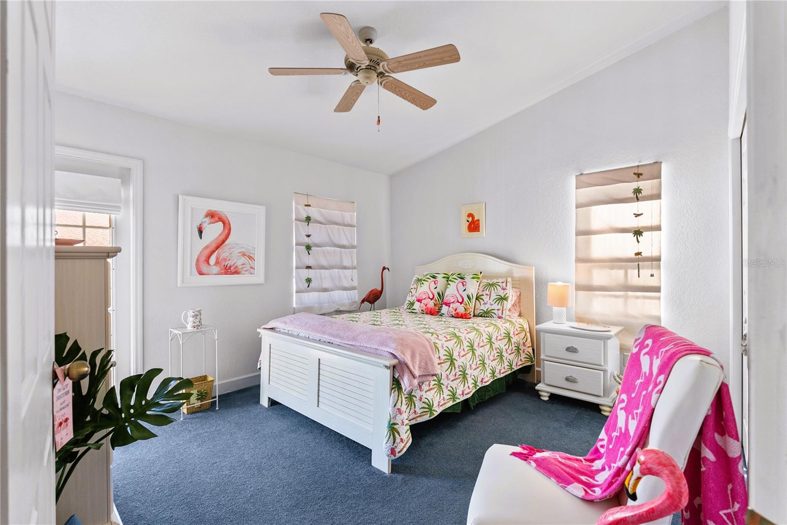 The Flamingo Guest Bedroom w/ balcony