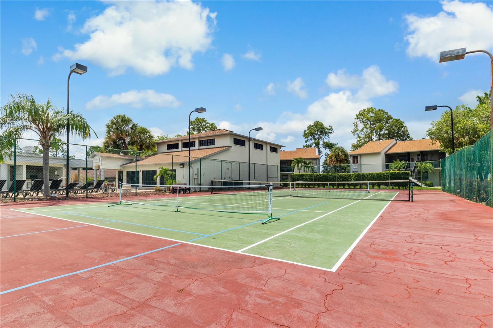 community tennis and pickleball courts