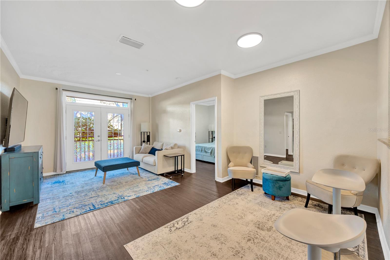 Living Room/Sitting Area