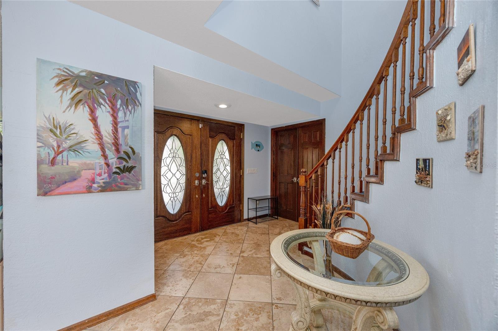 Main House-foyer, stairs to upstairs & front door