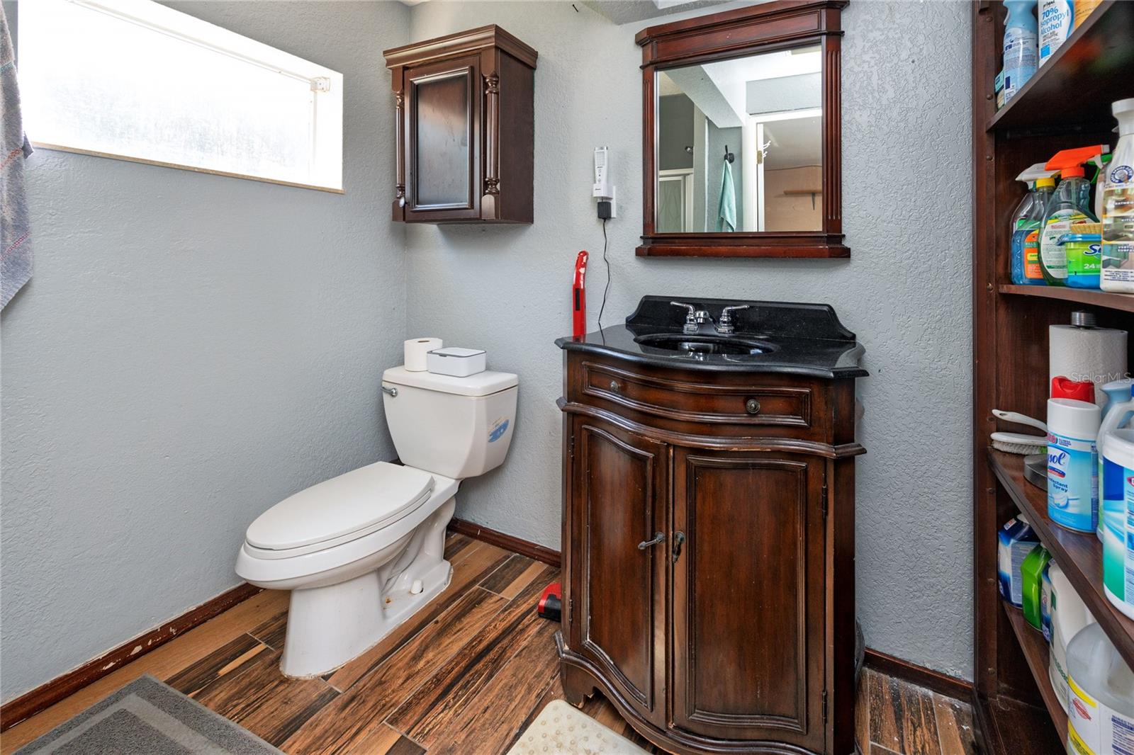 Full size bathroom in the guest house