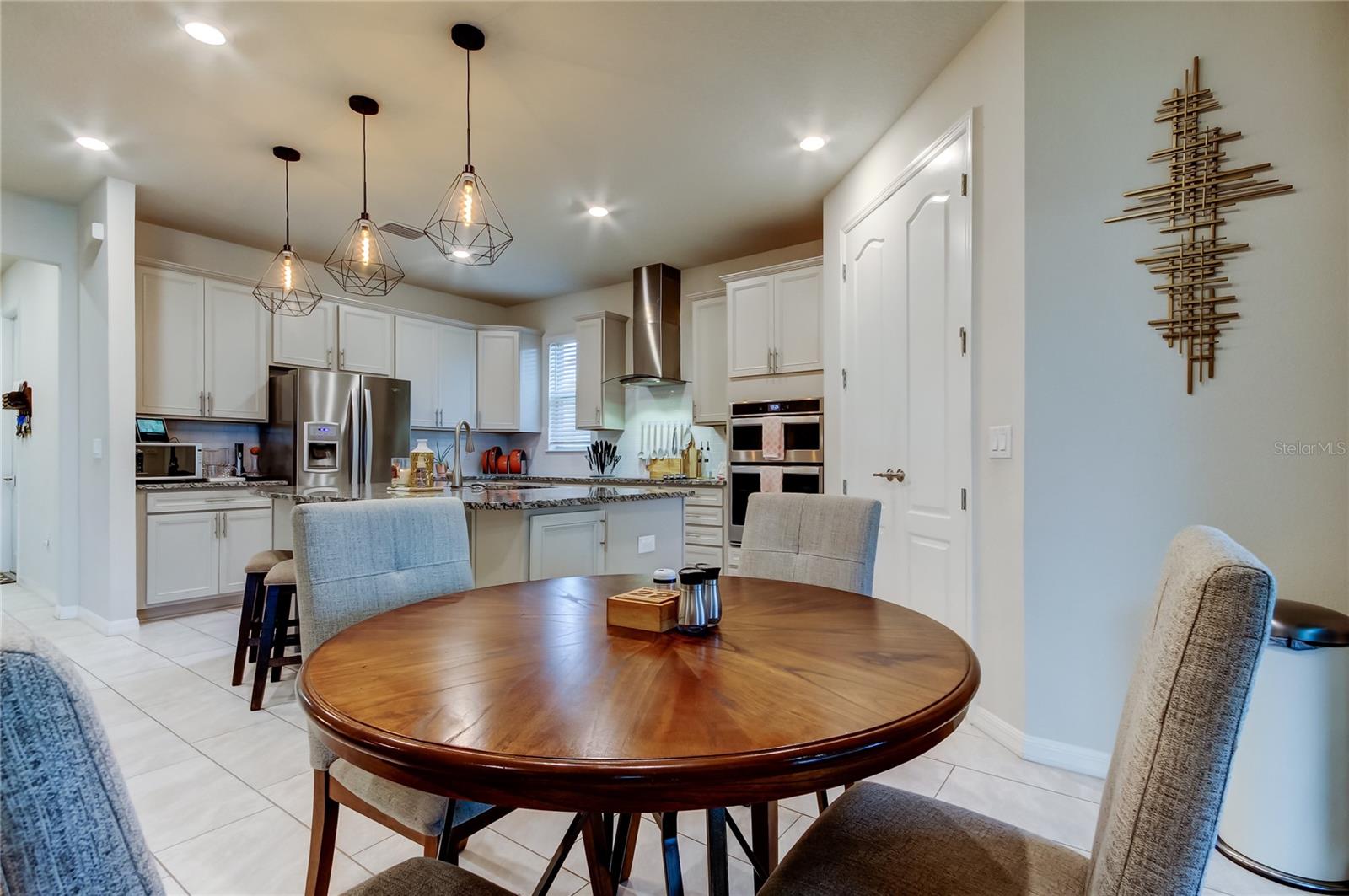 Kitchen eating area