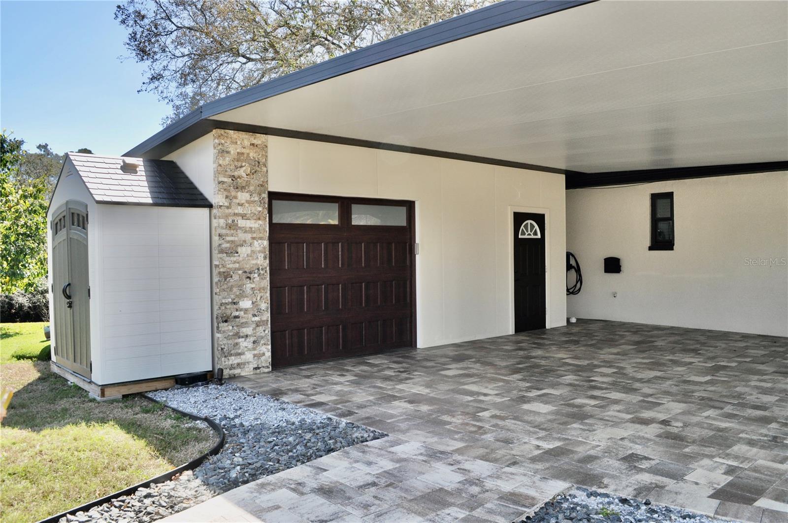 New SIDE-shed (left side of toy garage)