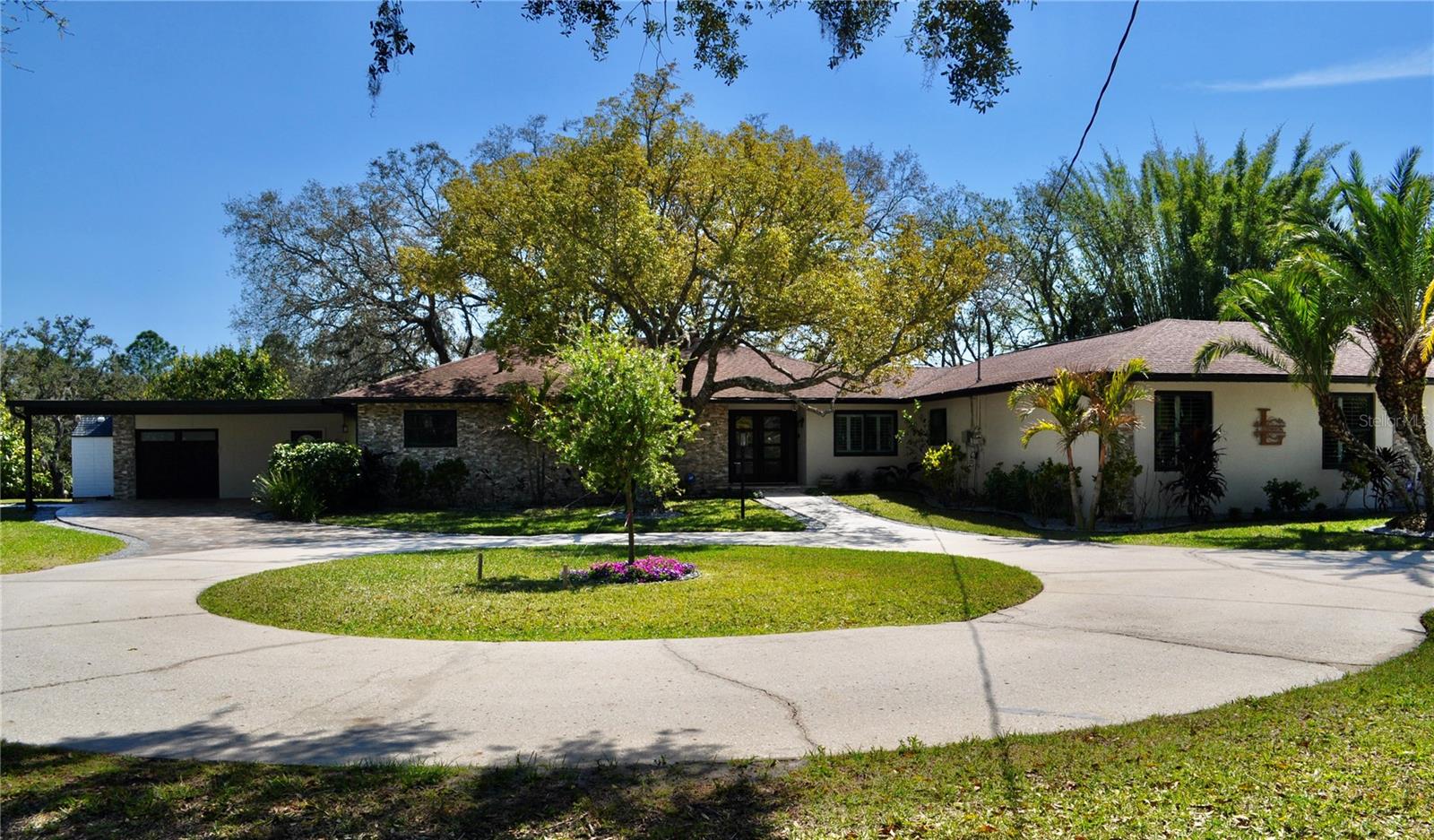 Circular driveway/ guest parking