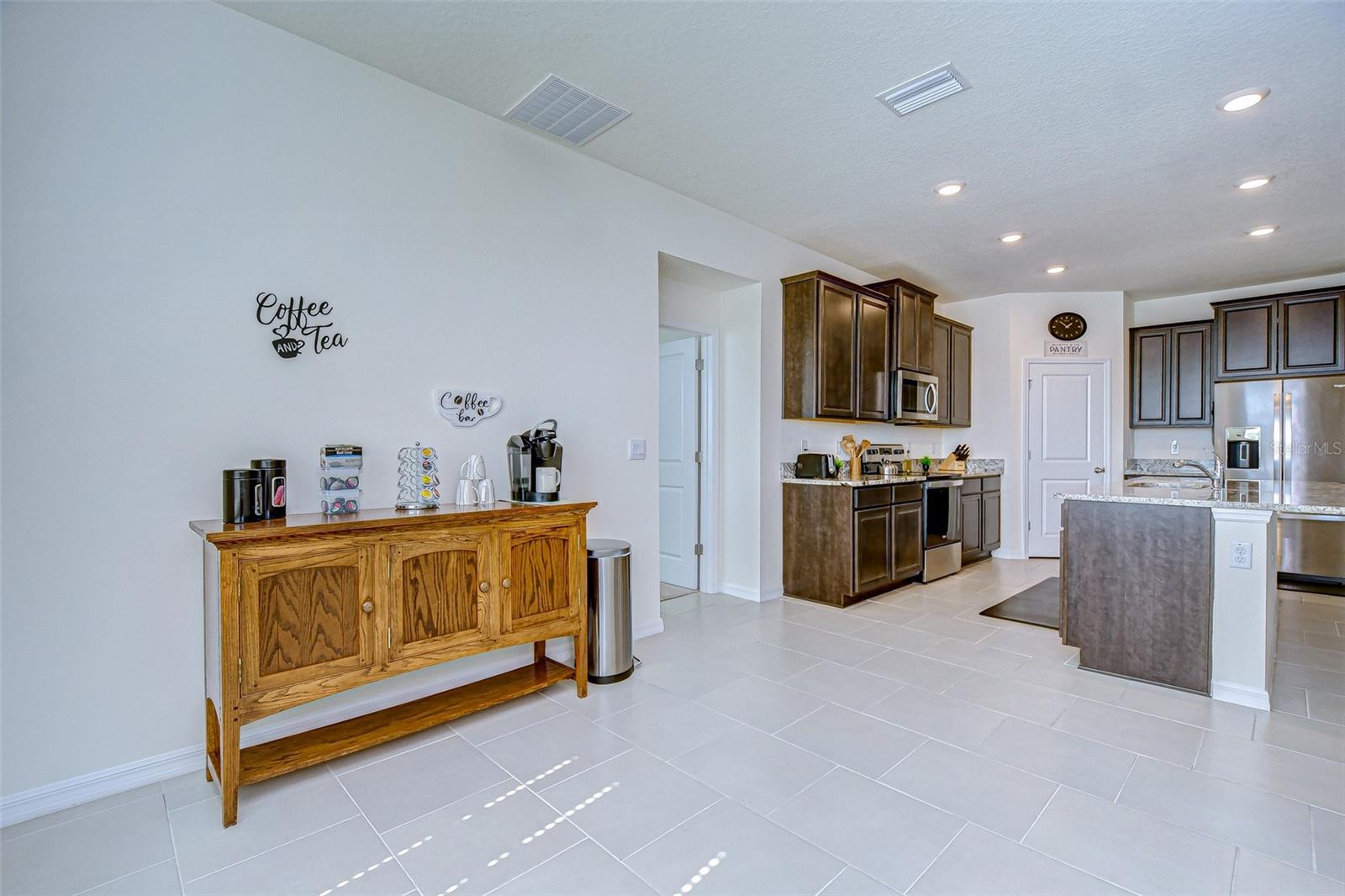 Kitchen Dining Area