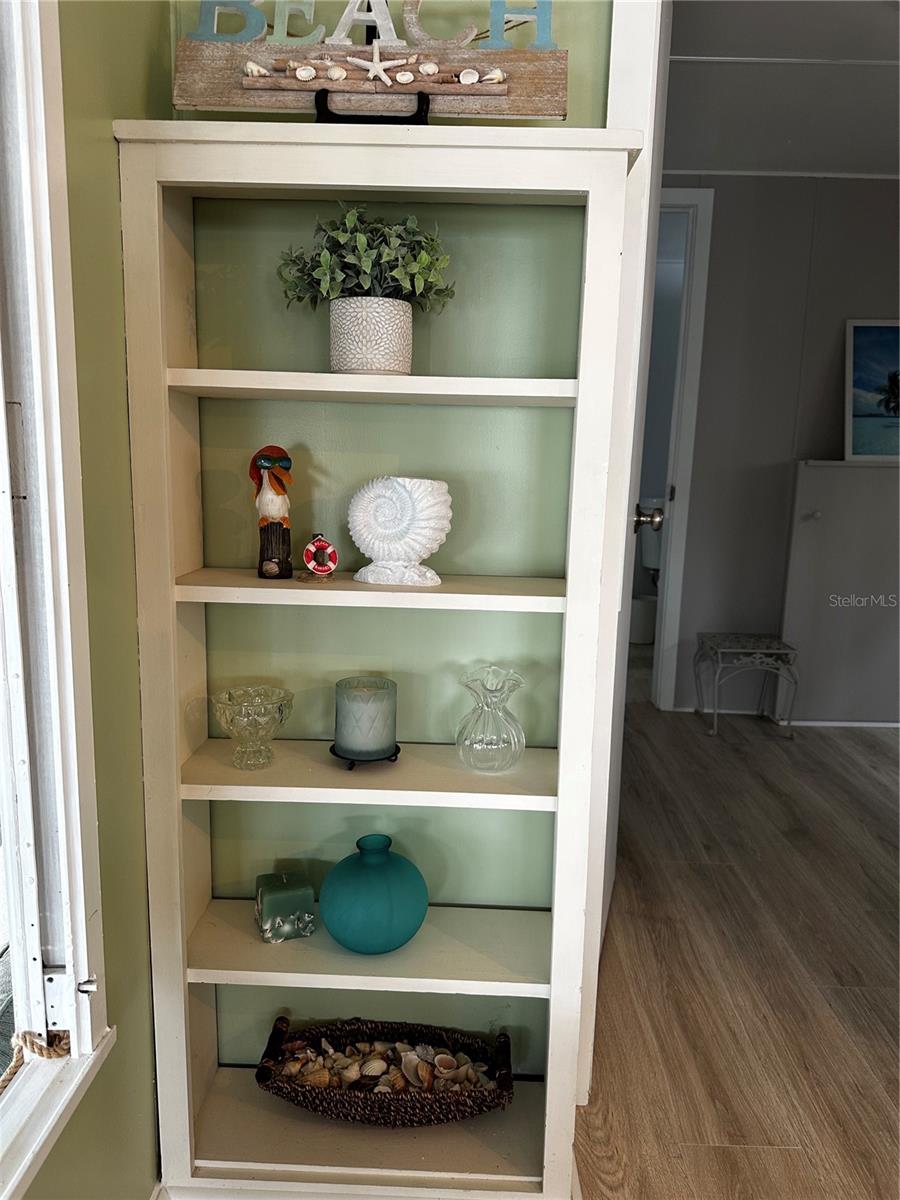 Dining area shelving