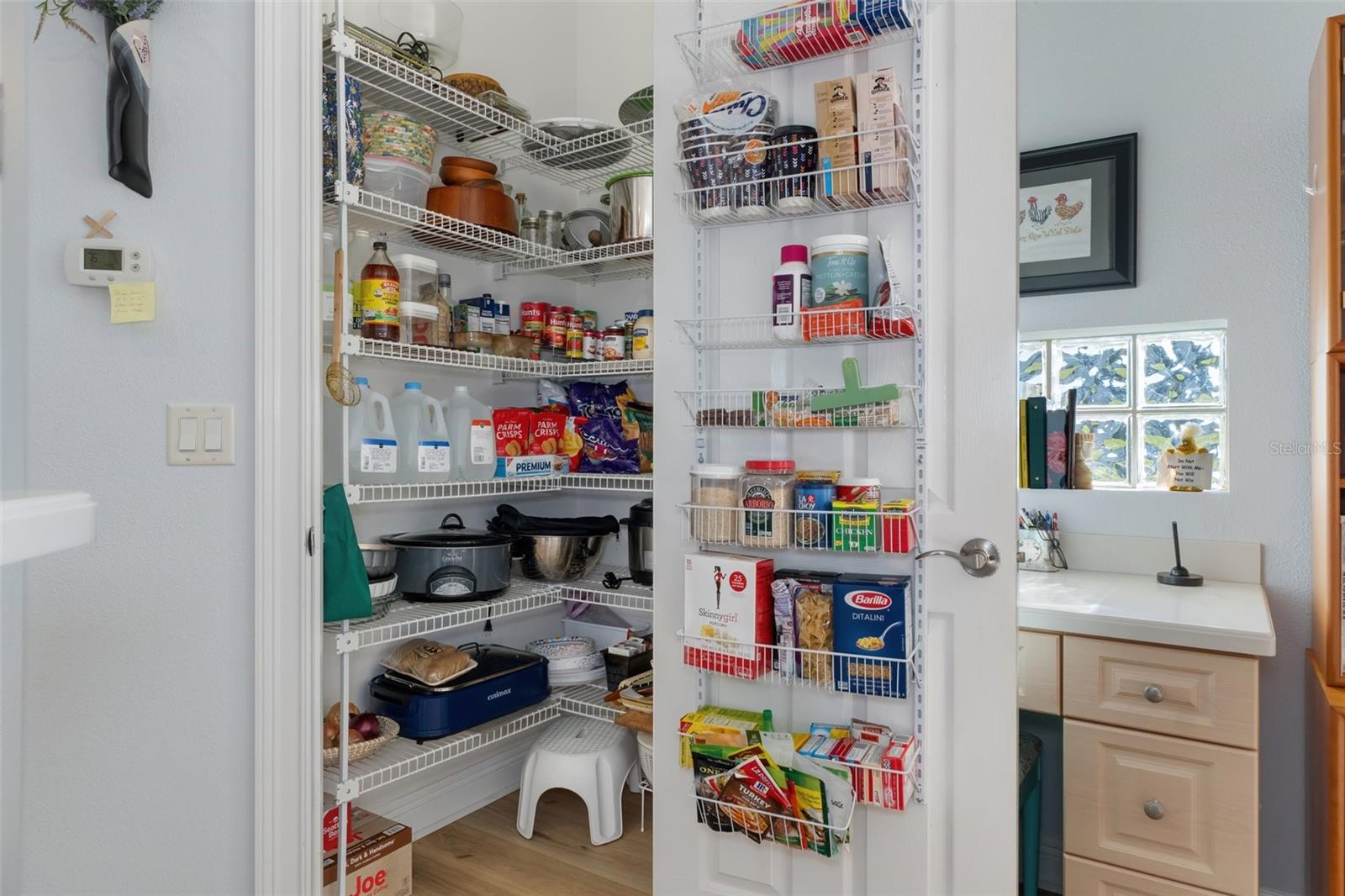 LARGE PANTRY