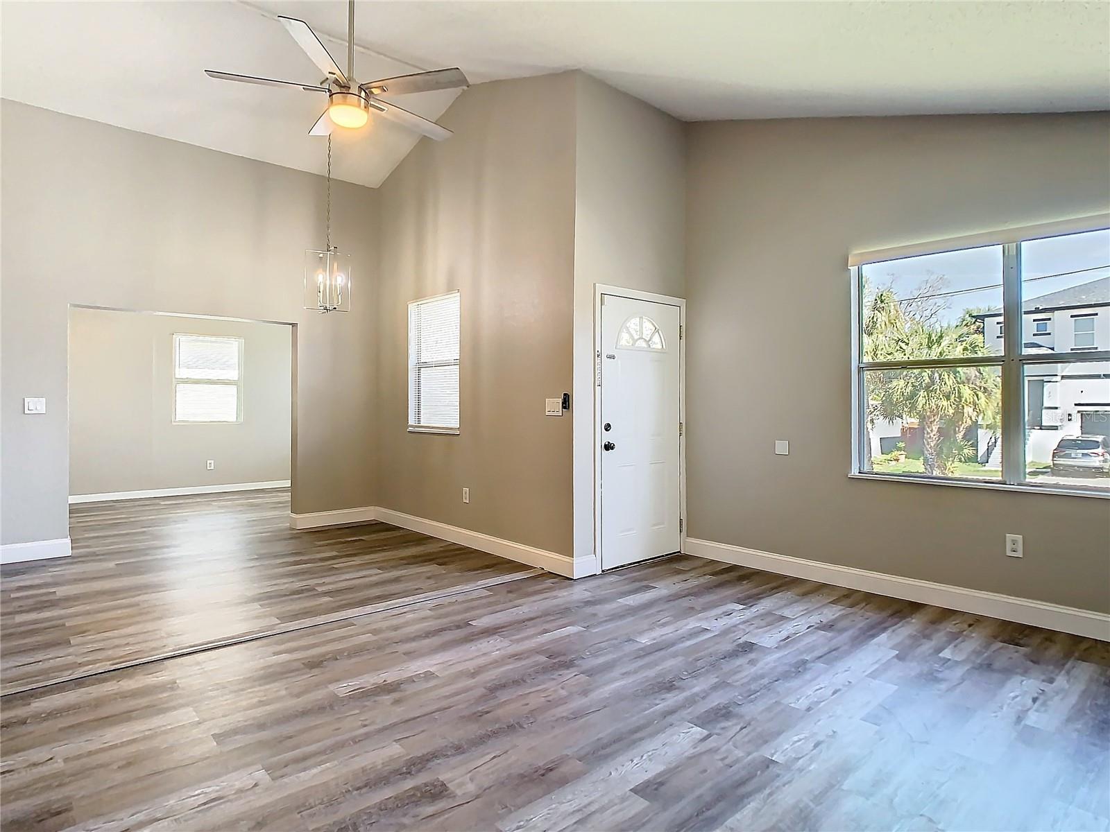 Dinning Room and Living Room Combo