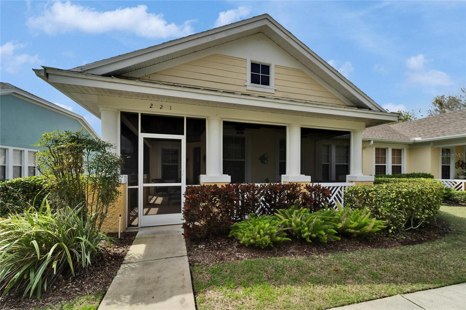 Screened Front Entry