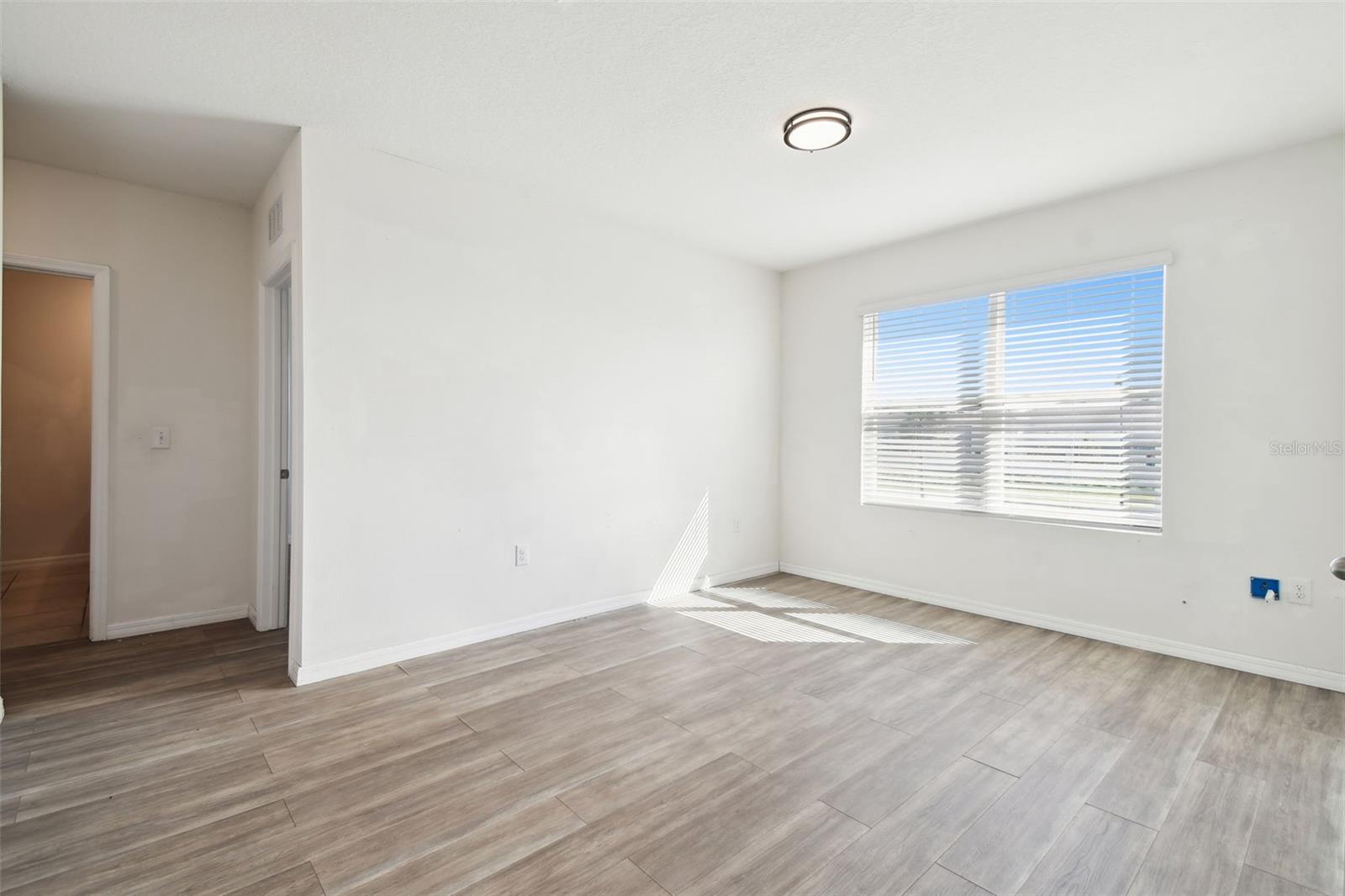 Upstairs Loft Space/Den