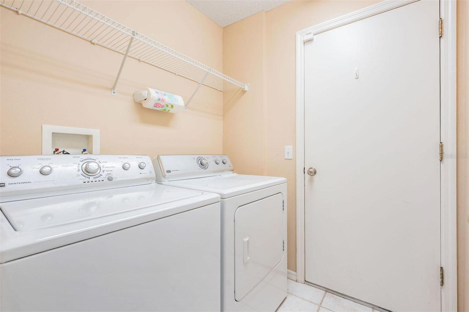 Walk-in laundry room