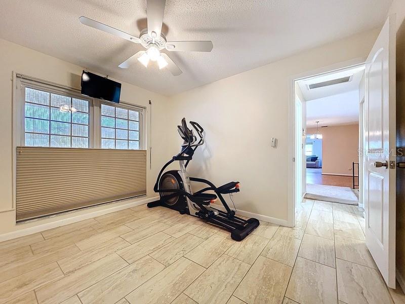 GUEST BEDROOM/OFFICE