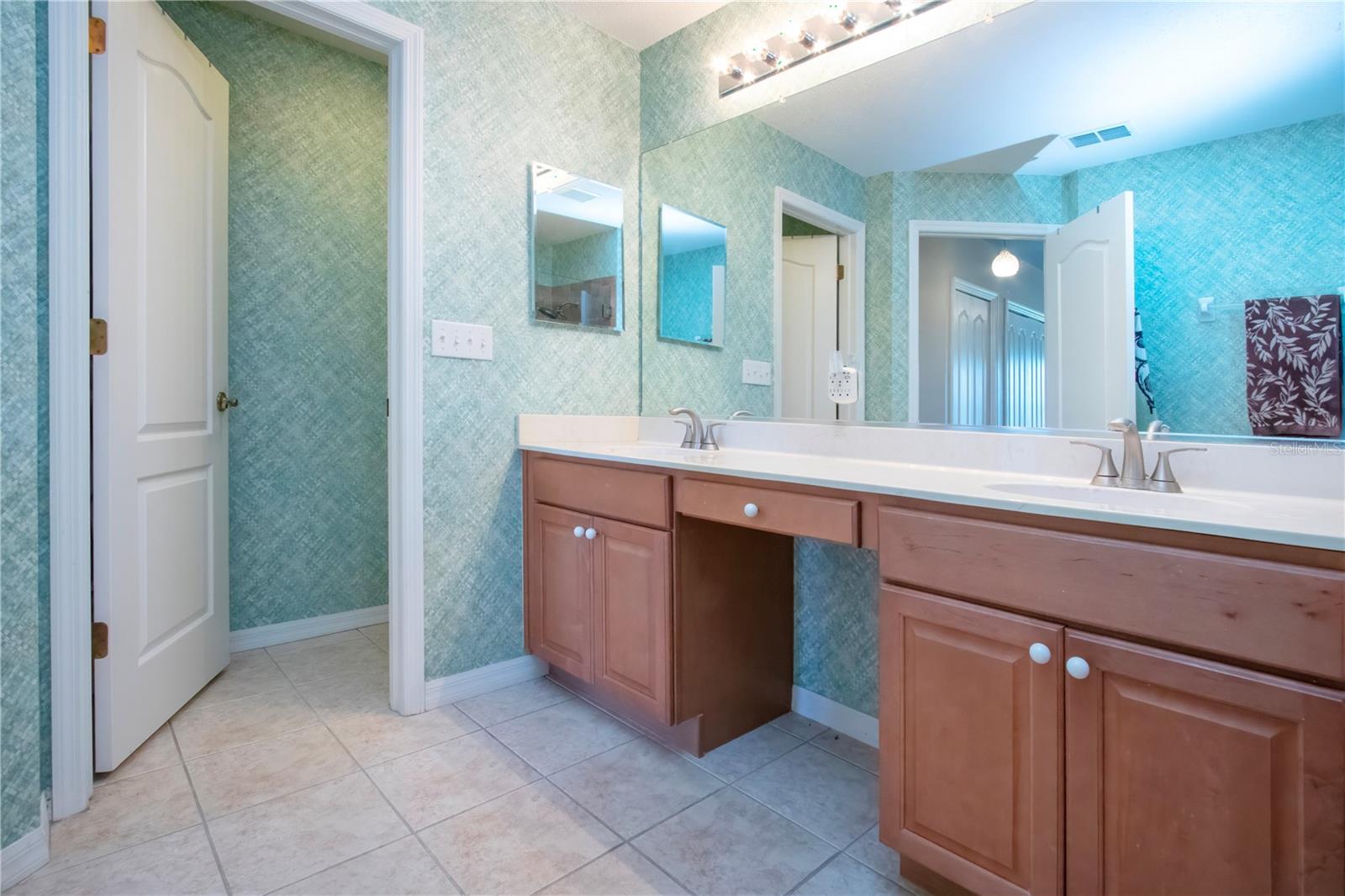 Dual sinks & Private  water Closet