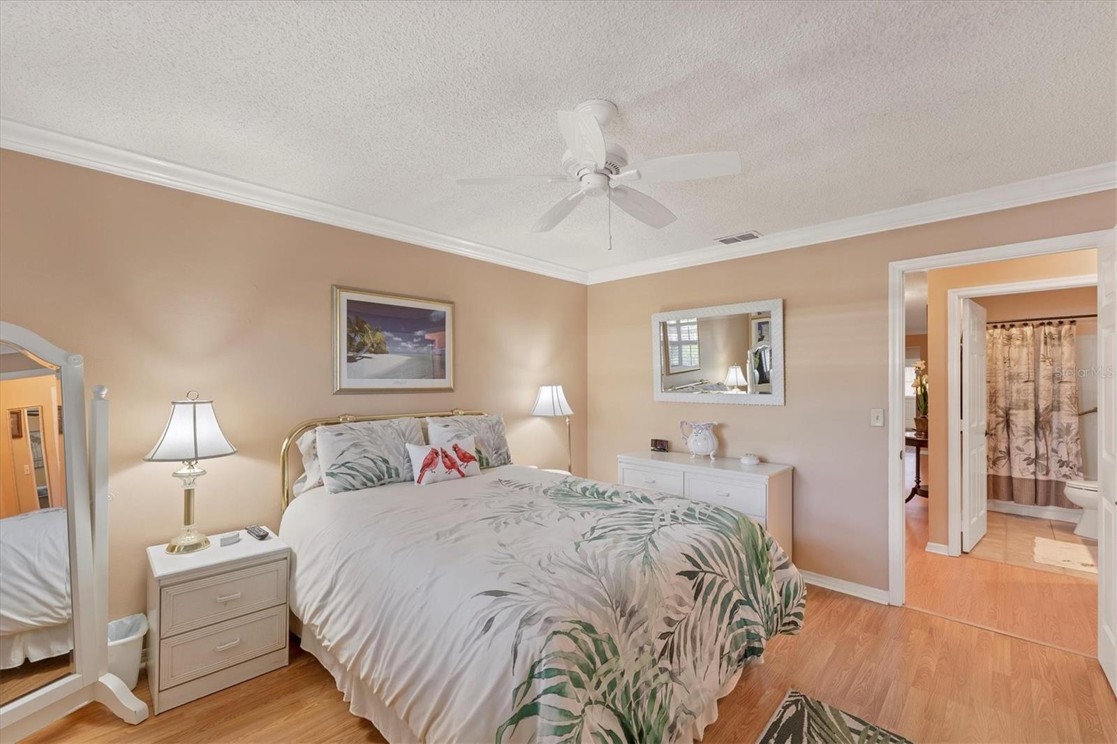 Guest bedroom with close access to guest bathroom