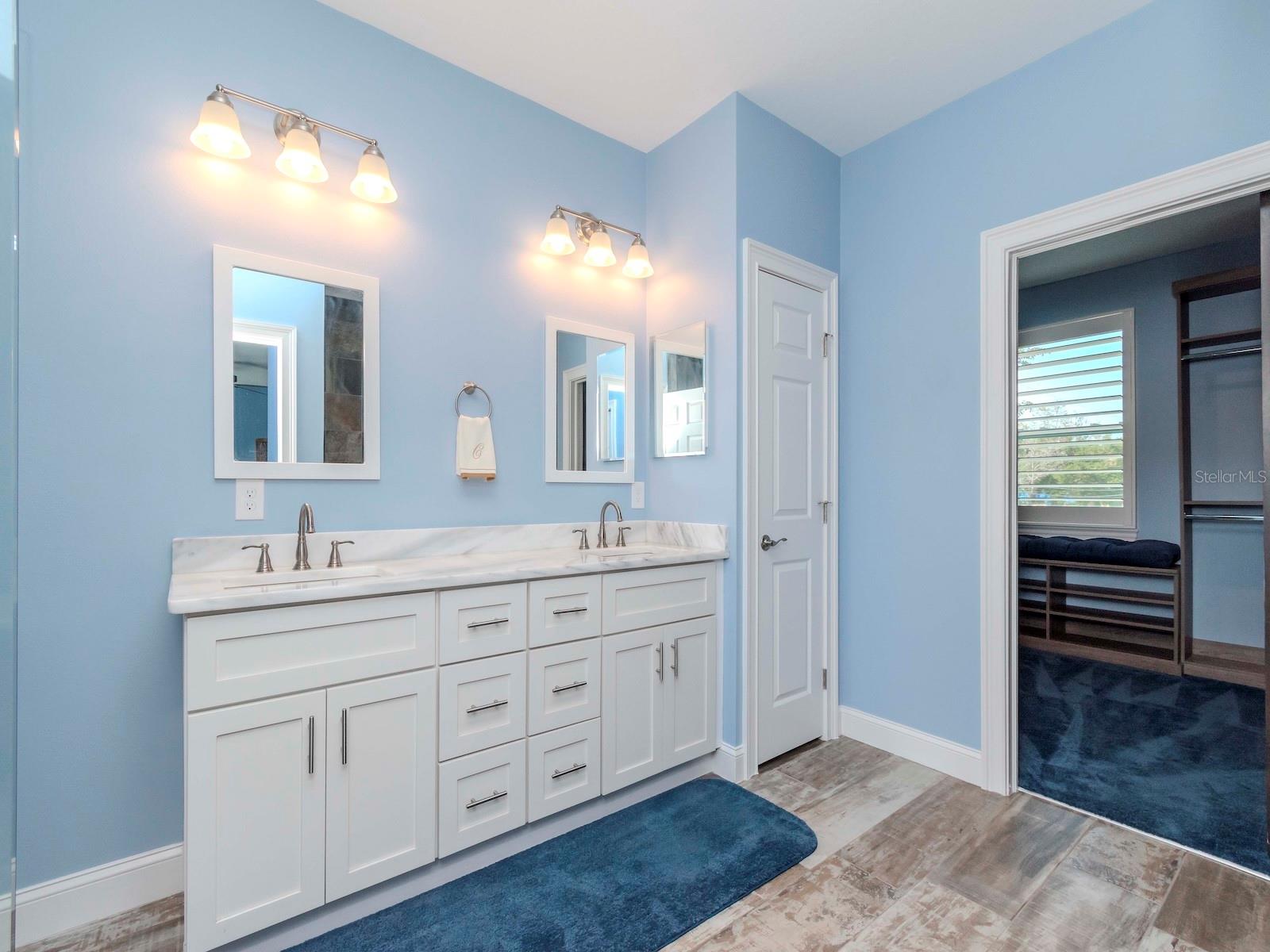 MASTER BATHROOM WITH DOUBLE VANITY