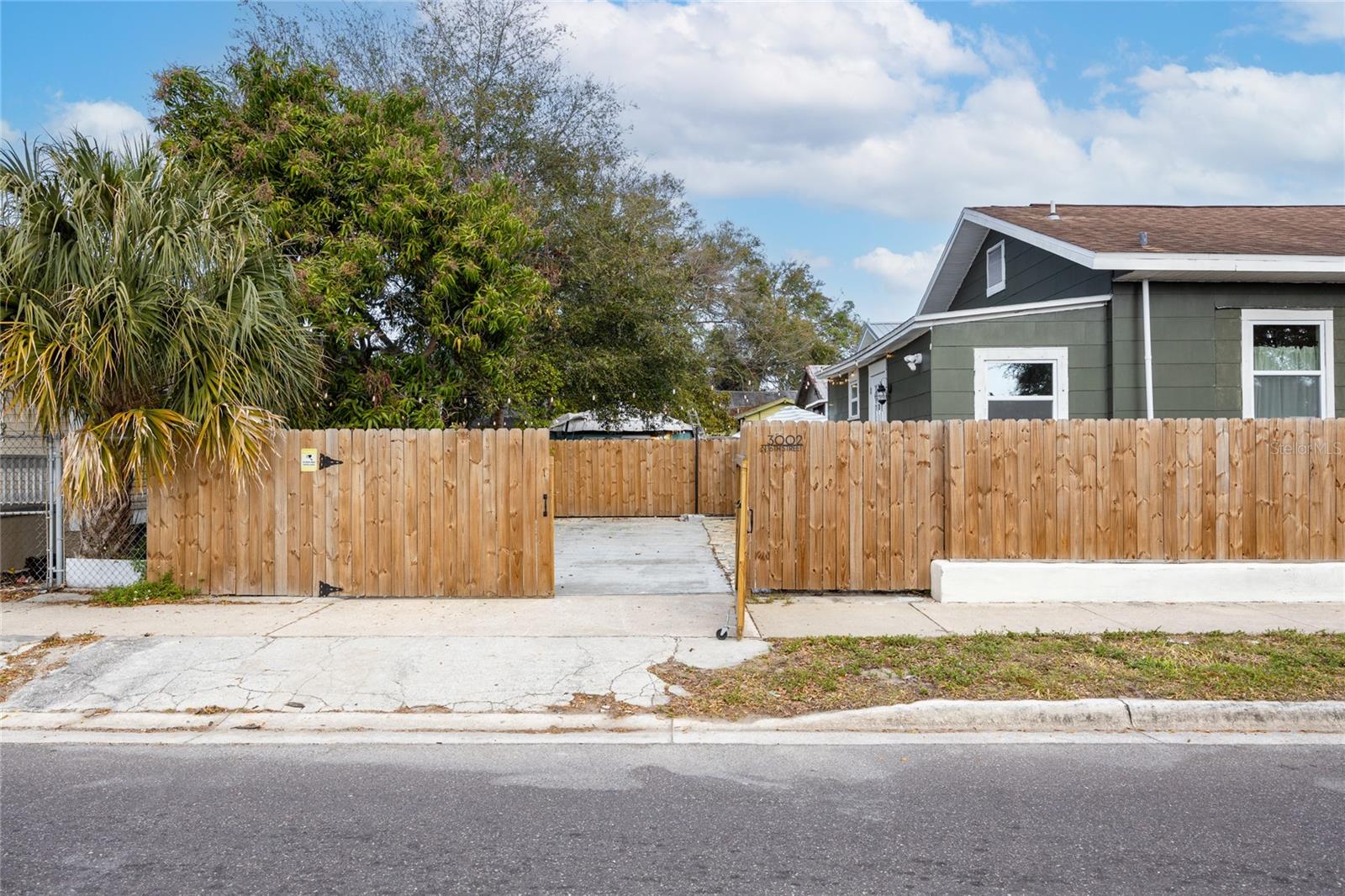 driveway access from 21st ave