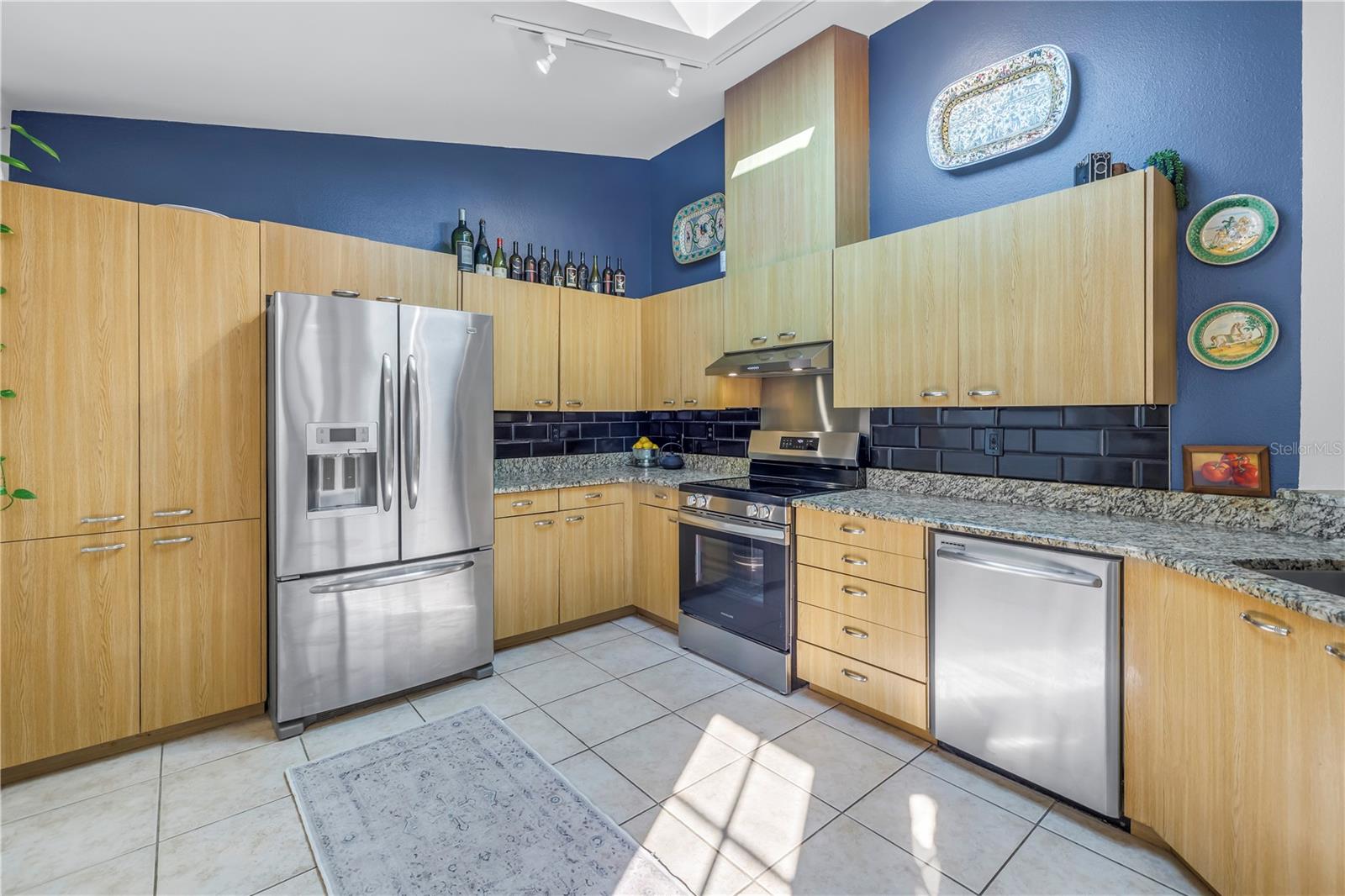New stainless range/Oven has an air fryer and convection cook setting