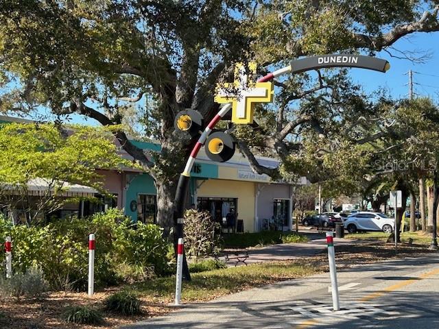 Quaint Downtown Dunedin & the Pinellas walking/biking Trail.