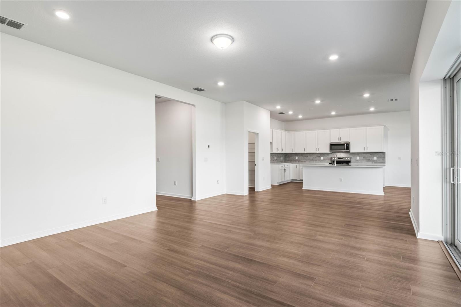 Living area, kitchen area