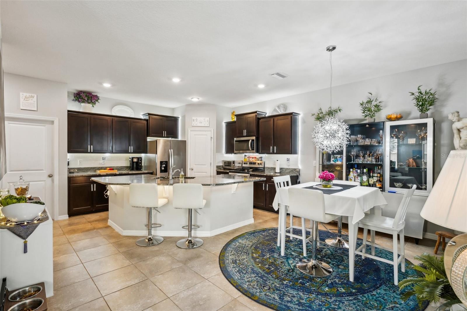 Dining room to Kitchen