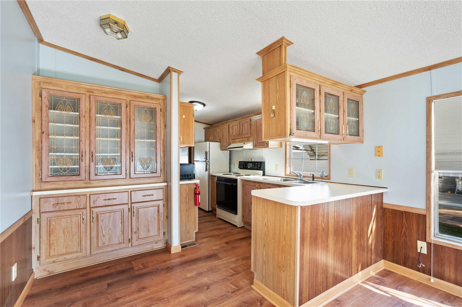 Nice kitchen area.