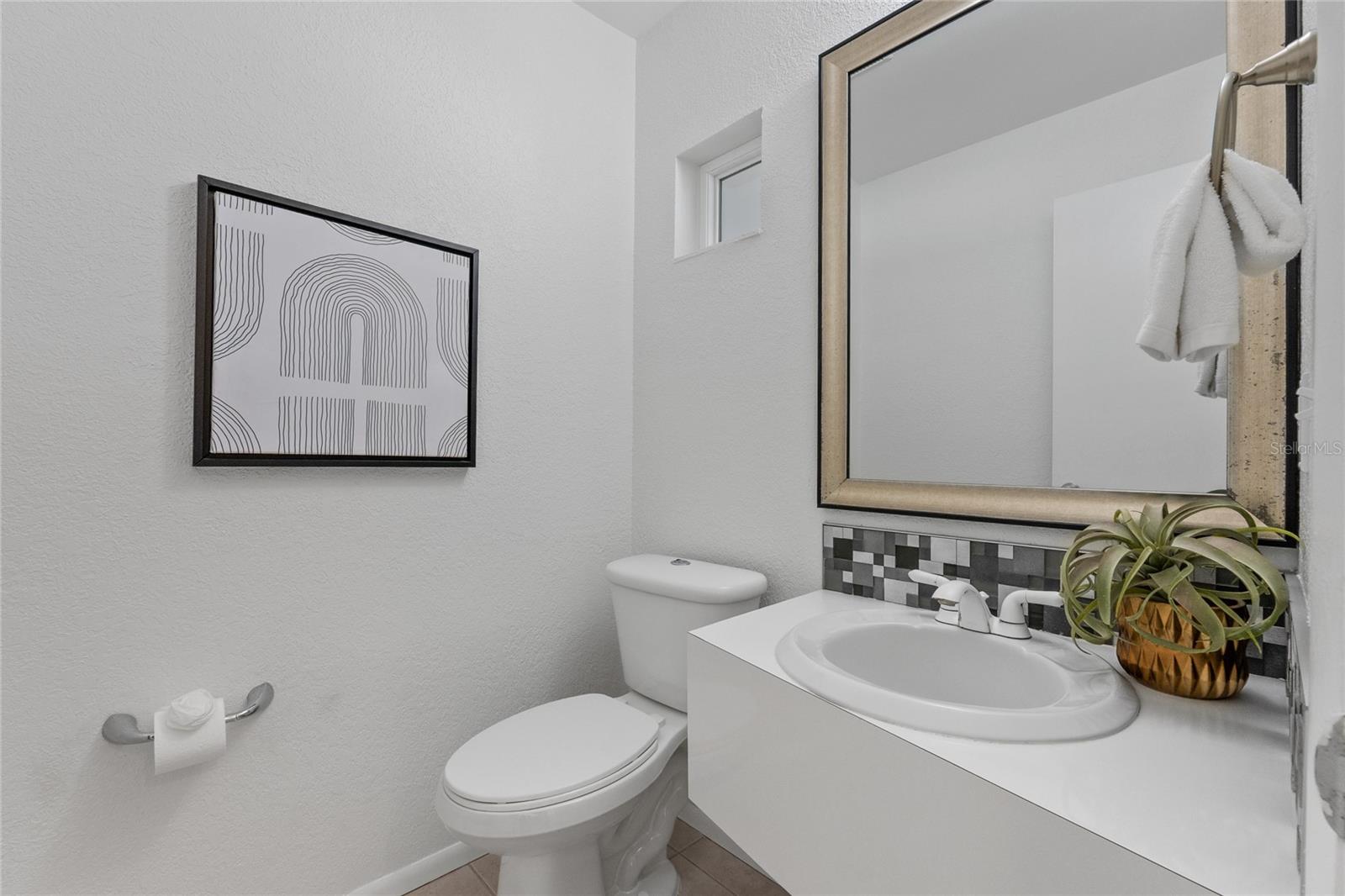 Powder bath 1st floor.