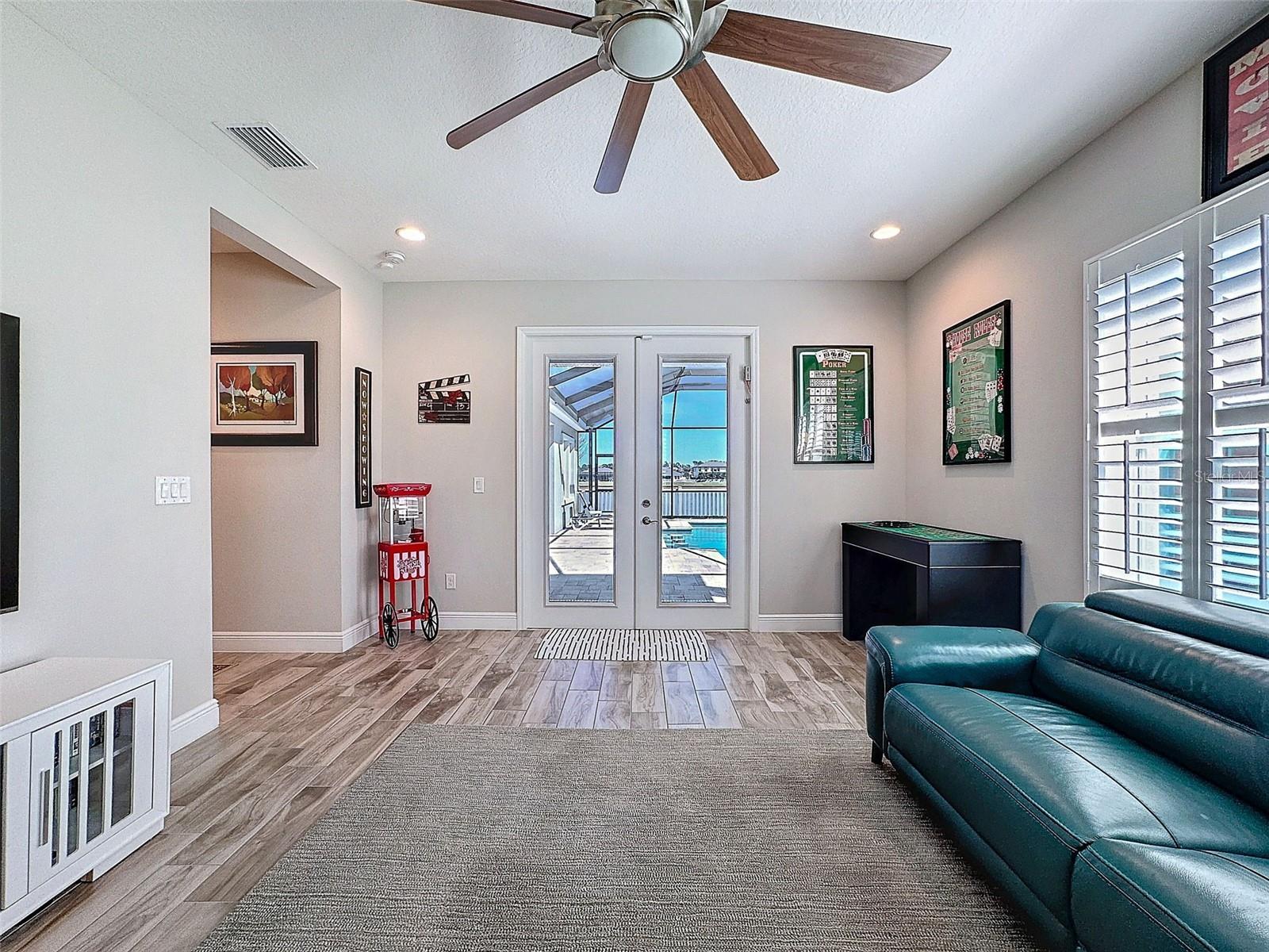 Bonus Room with direct Pool access